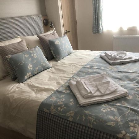 Luxury 2 Bedroom Caravan In Stunning Location ピトロクリー エクステリア 写真