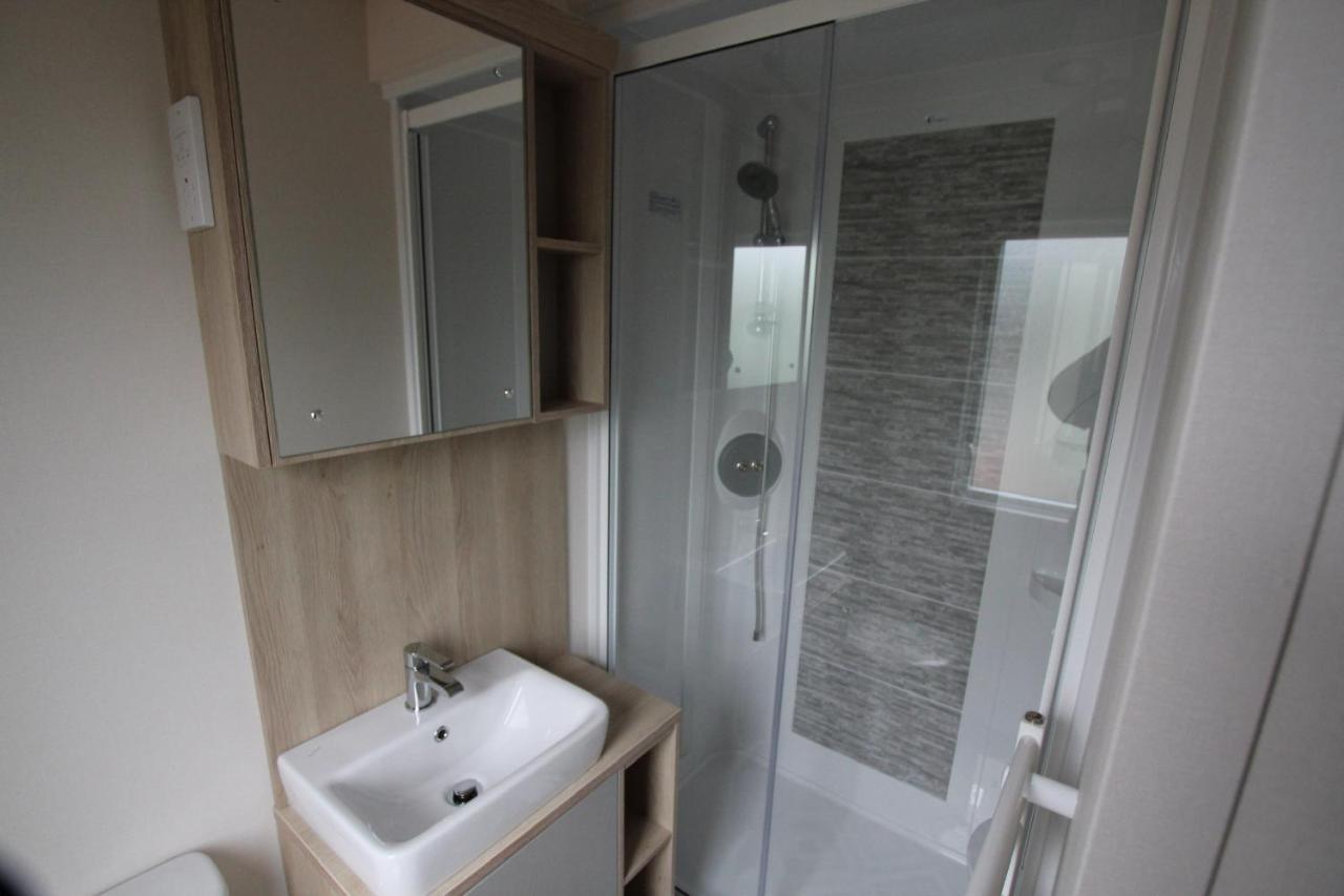 Luxury 2 Bedroom Caravan In Stunning Location ピトロクリー エクステリア 写真